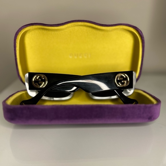 Gucci 52mm Slim Rectangular Sunglasses in Black with Pearl Interior- GG0516S 001 - Picture 6 of 10